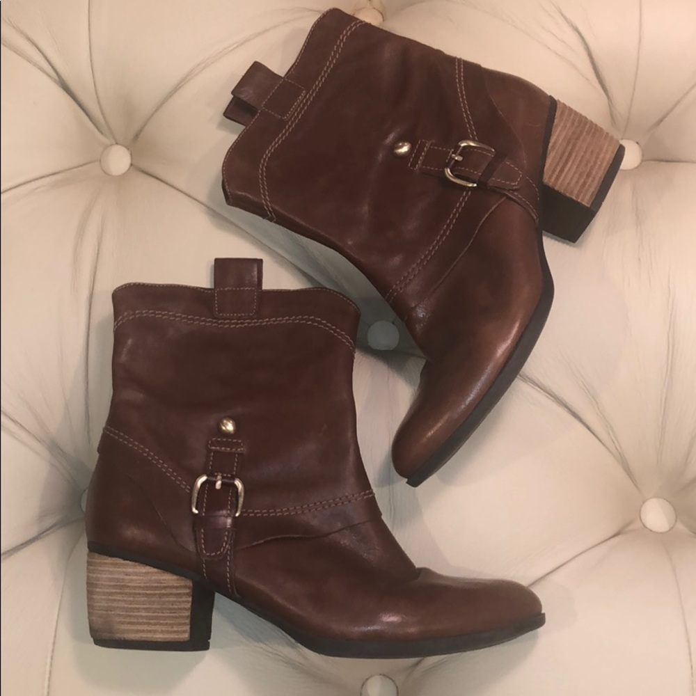 Clarks Boots-Size 8.5
